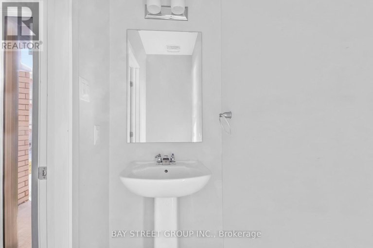 29031146/2130-winsome-terrace/fallingbrookgardenway-south/ottawa/ontario/K5A5N1_5