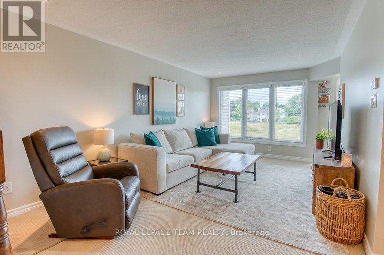 28808574/292-forestbrook-street/morgans-grantsouth-march/ottawa/ontario/K2K0B9_2
