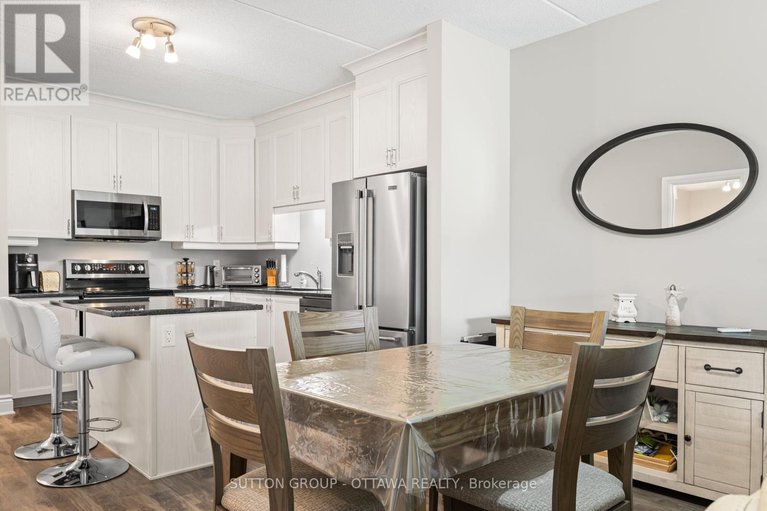 28851204/165-302-masters-lane/town-of-rockland/clarence-rockland/ontario/K4K0L3_14