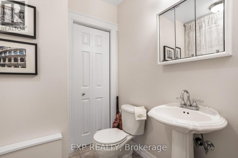 28642527/93-high-street/vankleek-hill/champlain/ontario/K6A1B4_20