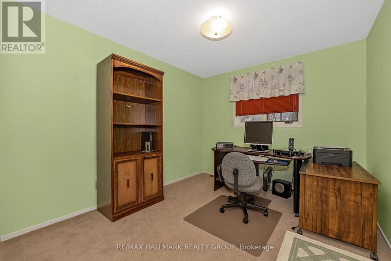 29212913/1835-windflower-way/chapel-hill/ottawa/ontario/K1C5Z8_22