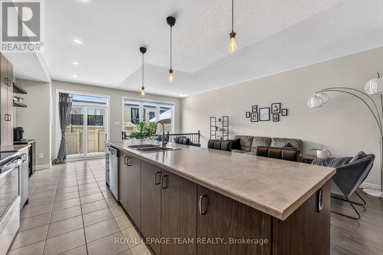 29608871/1214-cavallo-street/stittsville-south/ottawa/ontario/K2S0Z4_13