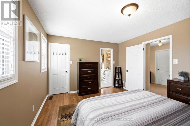 29549614/178-equestrian-drive/bridlewood/ottawa/ontario/K2M2B9_18