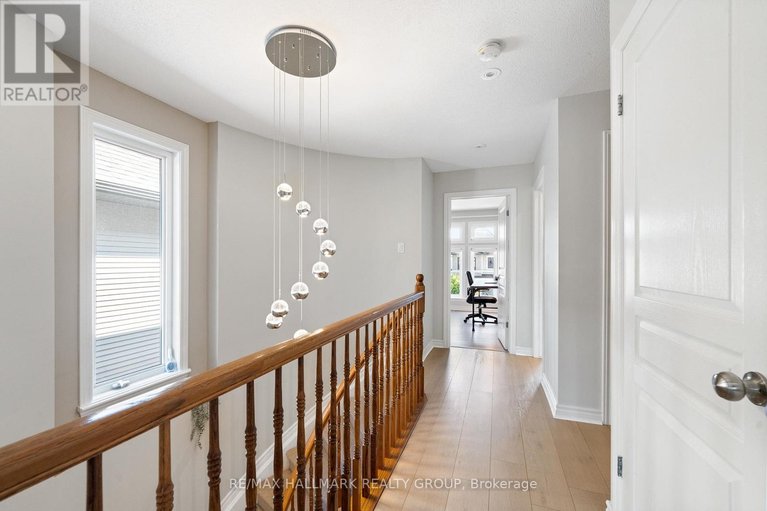29563241/735-morningstar-way/mer-bleuebradley-estatesanderson-park/ottawa/ontario/K1W0G6_25