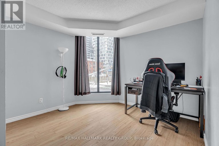 28552733/202-200-bay-street/ottawa-centre/ottawa/ontario/K1R7W8_17