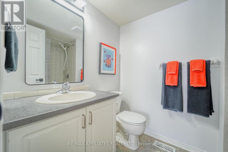 28288908/318-crownridge-drive-n/emerald-meadowstrailwest/ottawa/ontario/K2M3A5_28