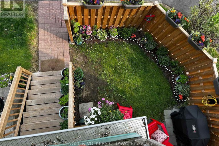 29320803/212-12-terrace-drive/westcliffe-estates/ottawa/ontario/K2H9J3_35