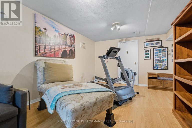 28895549/2463-orient-park-drive/blackburn-hamlet-south/ottawa/ontario/K1B4N2_30