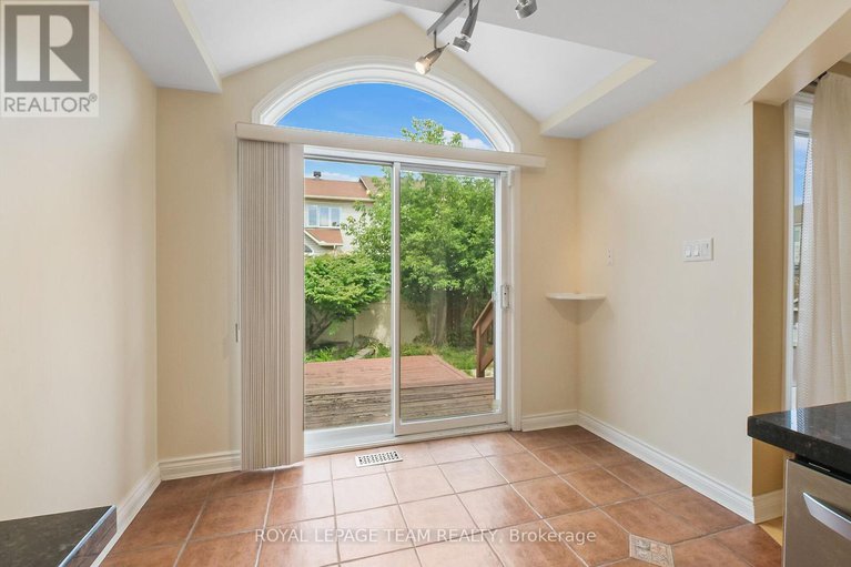 29089412/6201-arbourwood-drive/chapel-hill/ottawa/ontario/K1C7L6_16