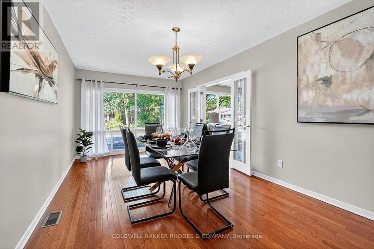 28912444/11-willeth-avenue/city-viewskylinefisher-heightsparkwood-hills/ottawa/ontario/K2E5C2_11