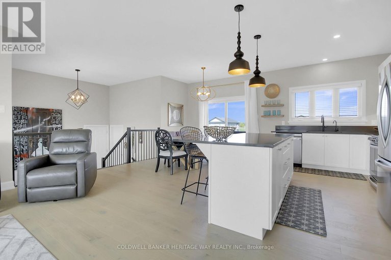 29034500/218-owen-lucas-street/mcnabbraeside-twps/mcnabbraeside/ontario/K7S3G8_13