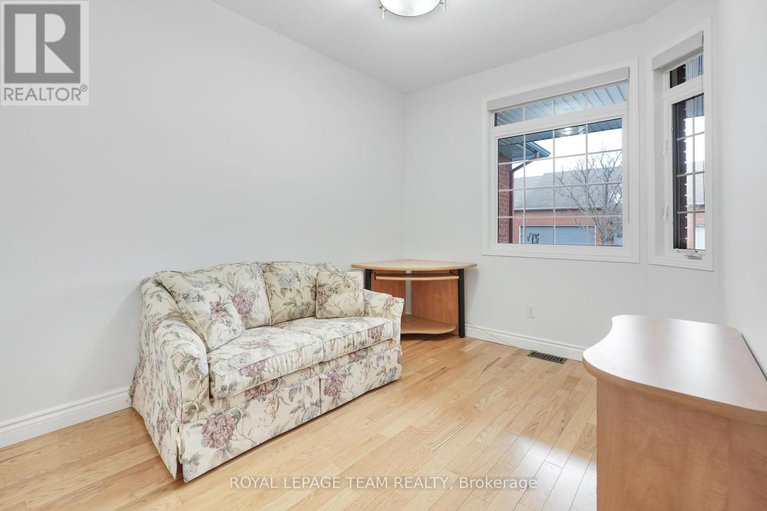 29630264/114-bartlett-private/hunt-clubwestern-community/ottawa/ontario/K1V2A8_9