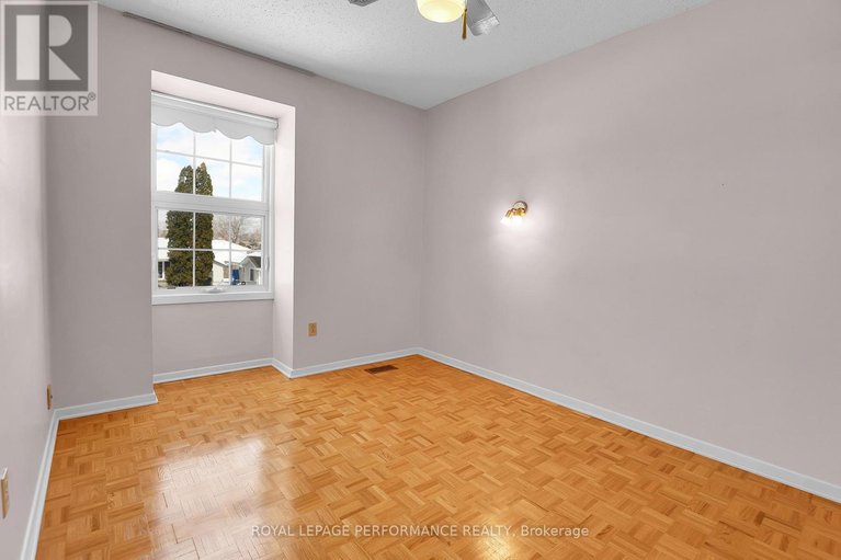 29663857/2166-bickerton-avenue/beacon-hill-north/ottawa/ontario/K1J6Y3_26