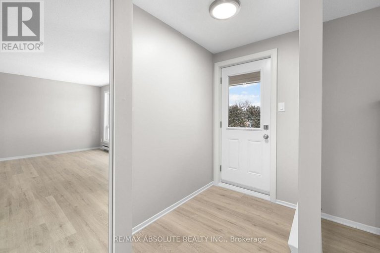 29207942/53a-798-st-andre-drive/hiawatha-parkconvent-glen/ottawa/ontario/K1C4R4_6