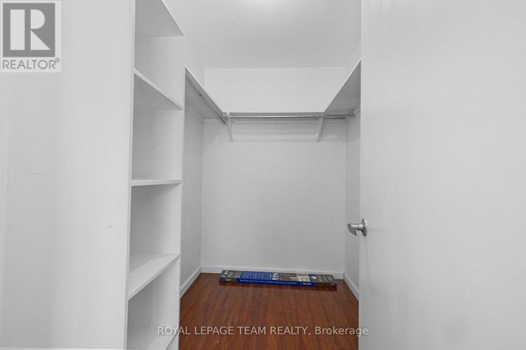 29098666/314-214-viewmount-drive/borden-farmstewart-farmcarleton-heightsparkwood-hills/ottawa/ontario/K2E7X3_15