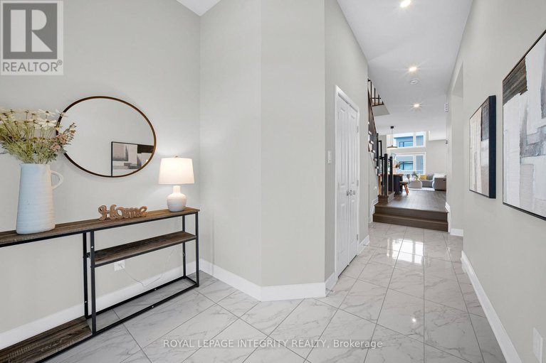 29227761/1078-lunar-glow-crescent/riverside-southgloucester-glen/ottawa/ontario/K4M0J8_4