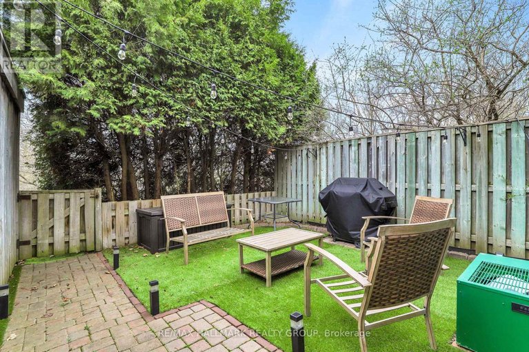 29673890/34-55-bering-court/katimavik/ottawa/ontario/K2L2B8_25