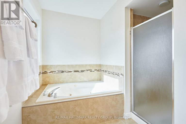 29314461/1743-silver-bark-avenue/orleanssunridge/ottawa/ontario/K1C7A8_30