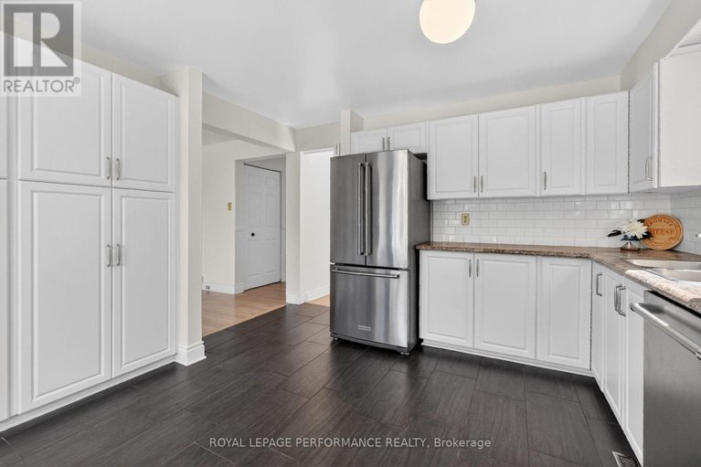 29643949/13-valley-ridge-street/borden-farmstewart-farmcarleton-heightsparkwood-hills/ottawa/ontario/K2E7W1_16