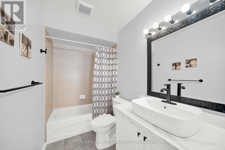 28741722/11-baypointe-crescent/barrhaven-east/ottawa/ontario/K2G6T8_30