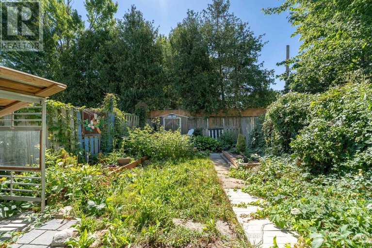 28744681/22-monterey-drive/leslie-park/ottawa/ontario/K2H7A6_28
