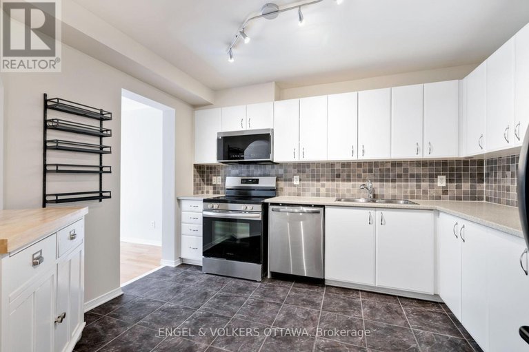 28517729/502-woodchase-street/morgans-grantsouth-march/ottawa/ontario/K2W1J4_19