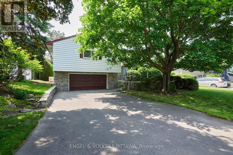 28490167/436-crestview-road/alta-vistafaircrest-heights/ottawa/ontario/K1H5G9_1