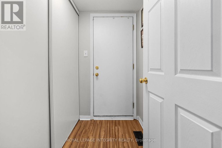 29024961/13-banchory-crescent/morgans-grantsouth-march/ottawa/ontario/K2K2V4_5