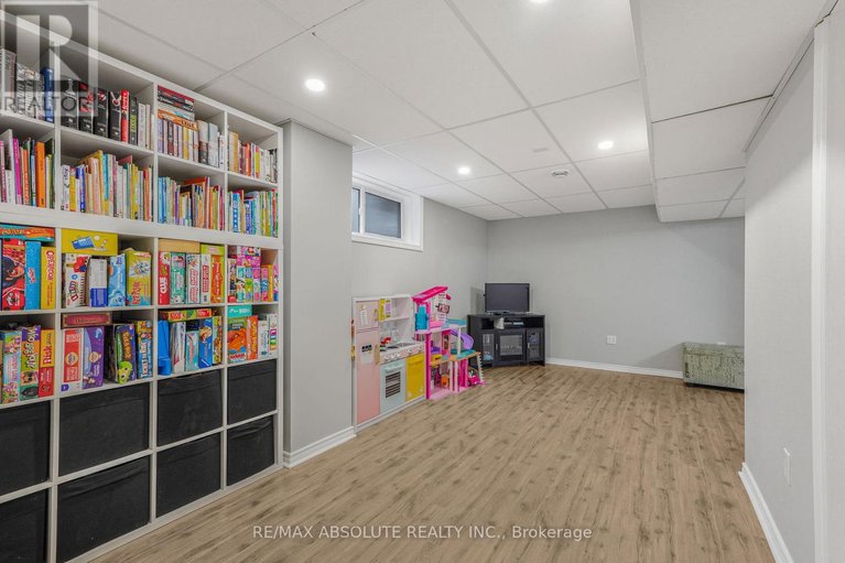 29664919/229-mica-crescent/town-of-rockland/clarence-rockland/ontario/K4K0E3_29