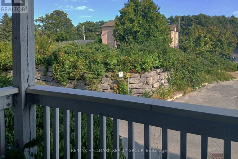 29135225/203-345-centrum-boulevard/bilberry-creekqueenswood-heights/ottawa/ontario/K1E3W9_15