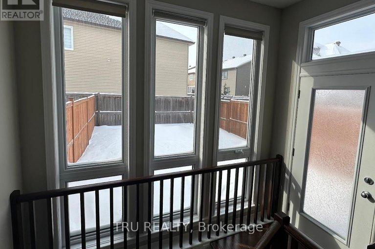 29338433/130-eric-maloney-way/blossom-parkkemp-parkfindlay-creek/ottawa/ontario/K1T0R1_36