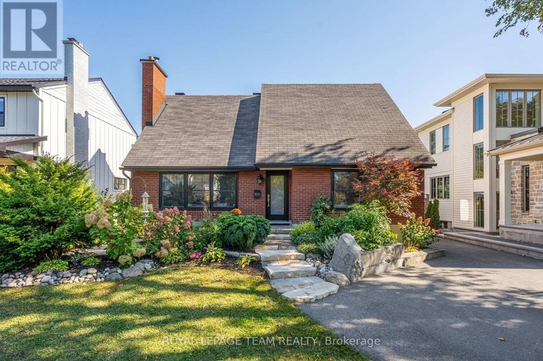 29622537/513-windermere-avenue/mckellarhighland/ottawa/ontario/K2A2W3_1