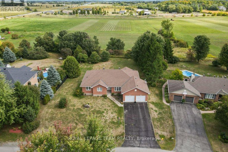 28851988/2120-trailwood-drive/north-gower/ottawa/ontario/K0A2T0_44