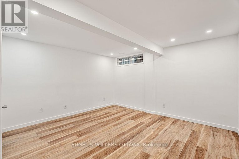 28918129/12-bayside-private/mooneys-bayriverside-park/ottawa/ontario/K1V9R3_33