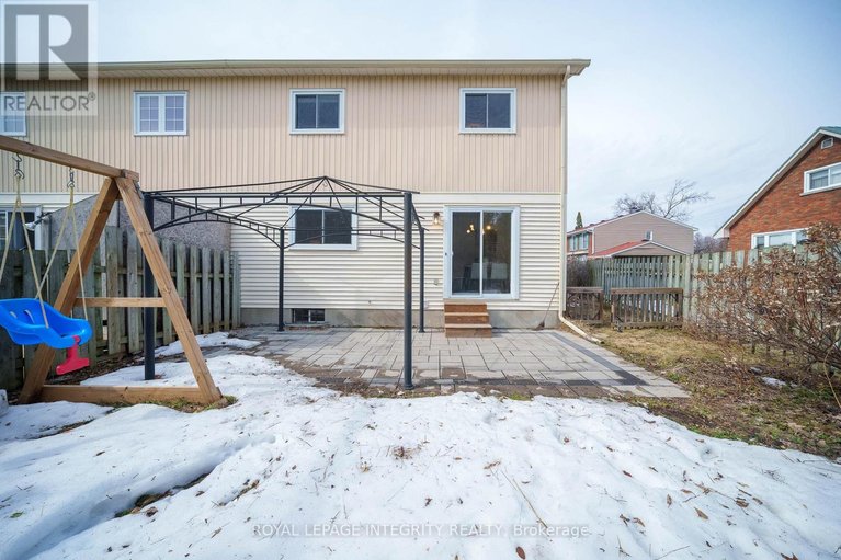 29553910/15-tarquin-crescent/westcliffe-estates/ottawa/ontario/K2H8J7_38
