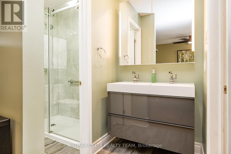 28905384/1540-briarfield-crescent/fallingbrookridgemount/ottawa/ontario/K4A1Z9_14