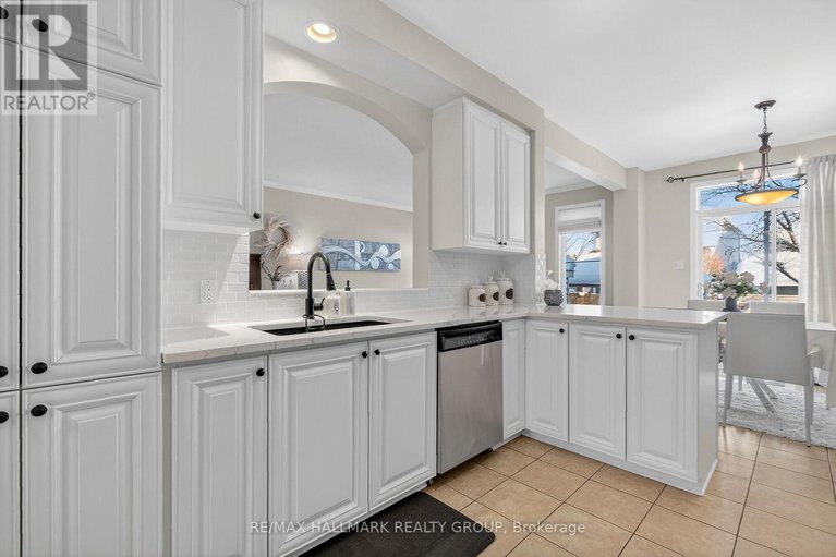 29352241/1952-schroeder-crescent/springridgeeast-village/ottawa/ontario/K4A4P7_19