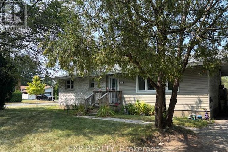 28712668/655-gardenvale-road-w/castle-heightsrideau-high/ottawa/ontario/K1K1E3_15