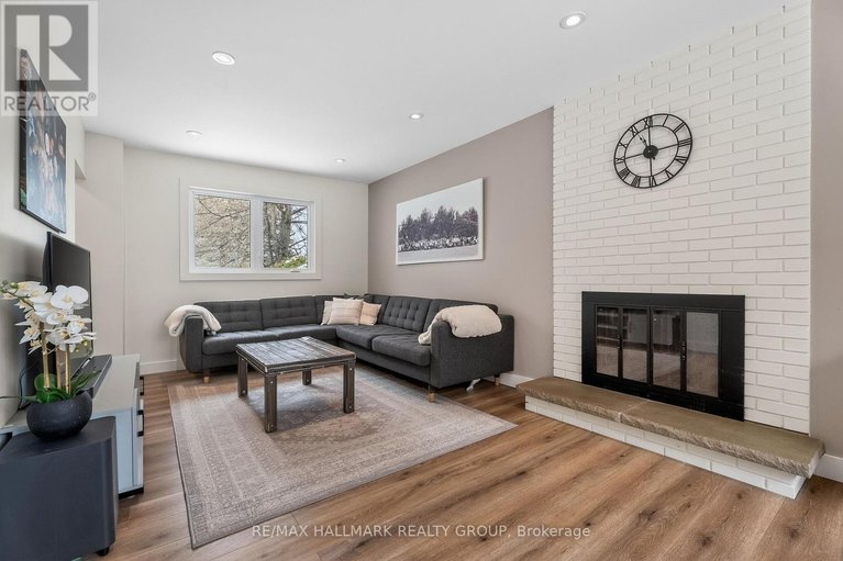 29455342/27-king-street/richmond/ottawa/ontario/K0A2Z0_9