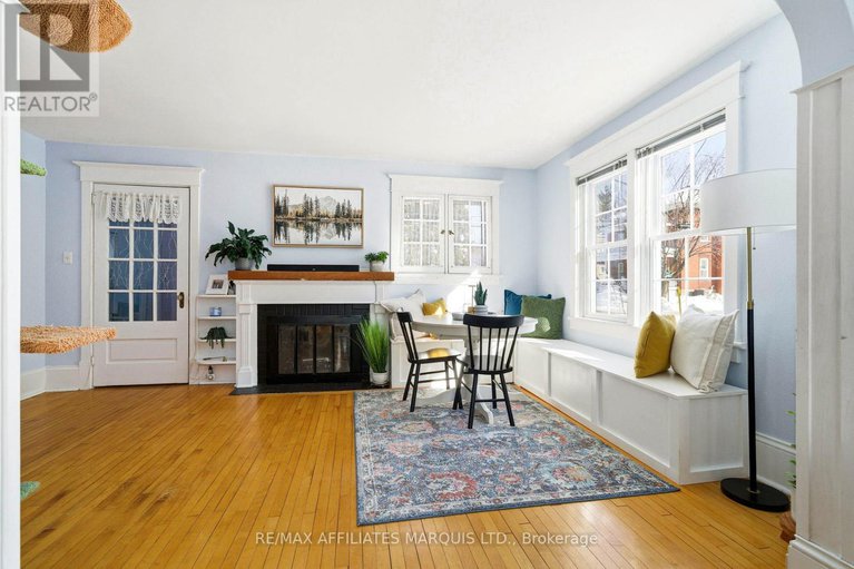 29365860/14-spring-street/maxville/north-glengarry/ontario/K0C1T0_5