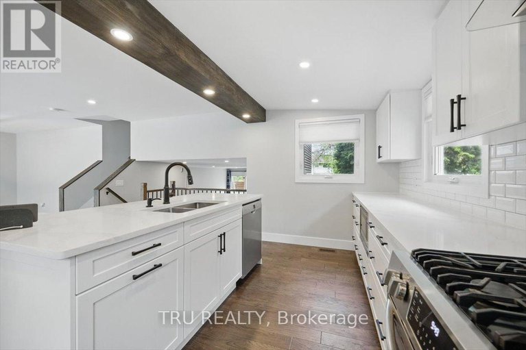 28427630/2114-balharrie-avenue/hawthorne-meadows/ottawa/ontario/K1G1G5_10