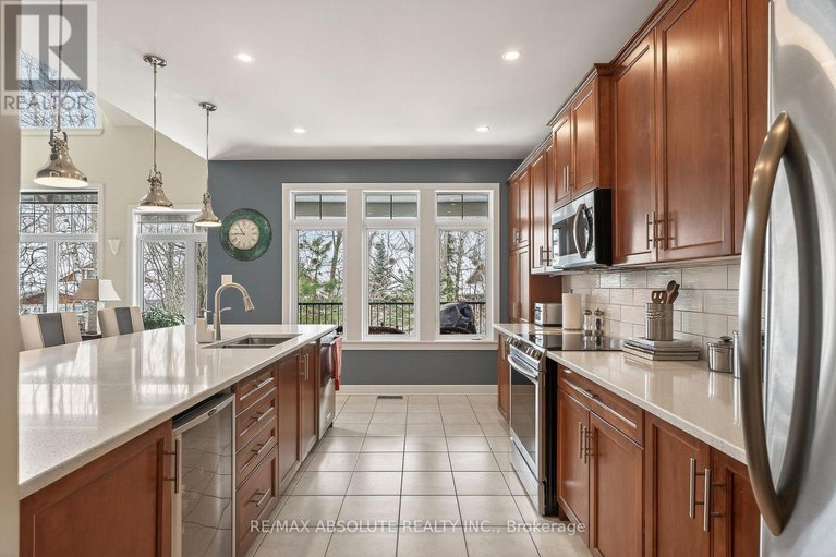 29377754/31-marsh-sparrow-private/morgans-grantsouth-march/ottawa/ontario/K2K3P2_8