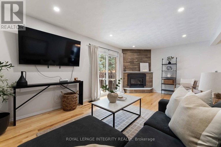 29513089/19-1585-heron-road/urbandale-acres/ottawa/ontario/K1V9V1_3