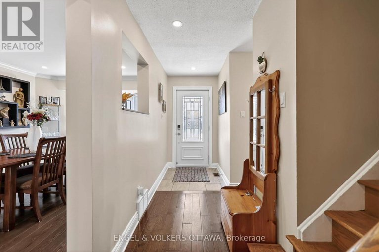 29667365/425-tanager-bay/chatelaine-village/ottawa/ontario/K1E2Z7_5