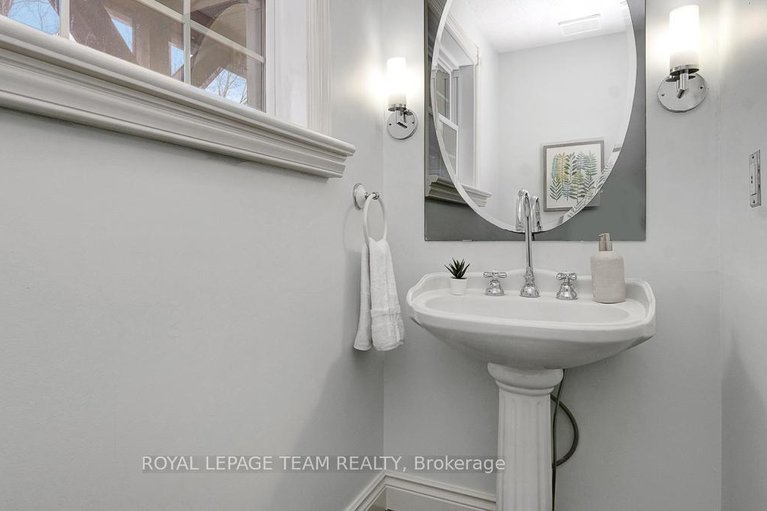 29640985/667-ramsay-4a-concession/mississippi-mills-ramsay-twp/mississippi-mills/ontario/K7C3P1_19