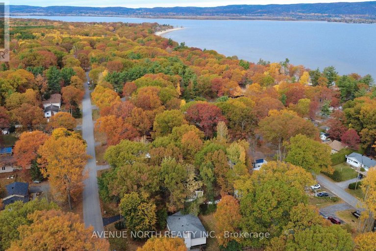 29034612/116-woods-road/constance-bay/ottawa/ontario/K0A3M0_34