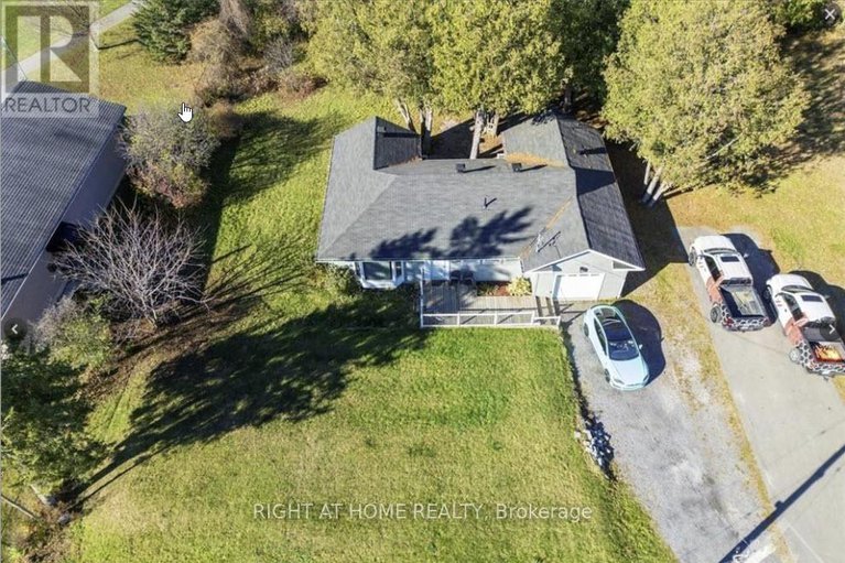 29411568/1215-klondike-road-s/morgans-grantsouth-march/ottawa/ontario/K2W1E1_29