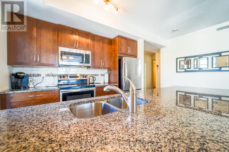 28493812/201-220-janka-private/emerald-meadowstrailwest/ottawa/ontario/K2V0E6_7