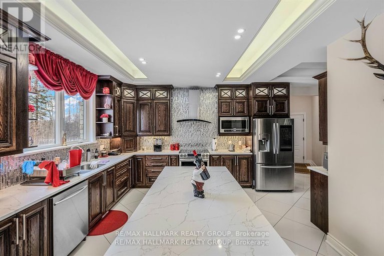 29584360/699-ballycastle-crescent/riverside-south/ottawa/ontario/K1X0A4_10