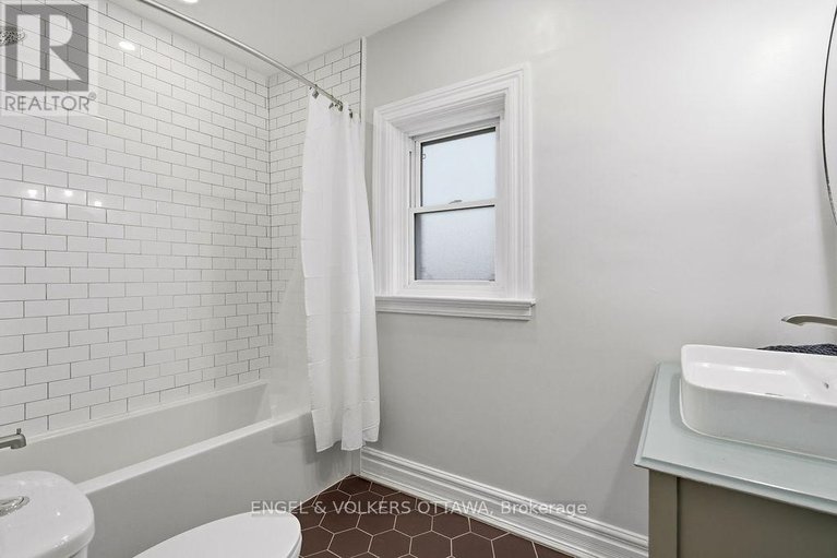 29610196/475-kent-street/ottawa-centre/ottawa/ontario/K2P2B6_22